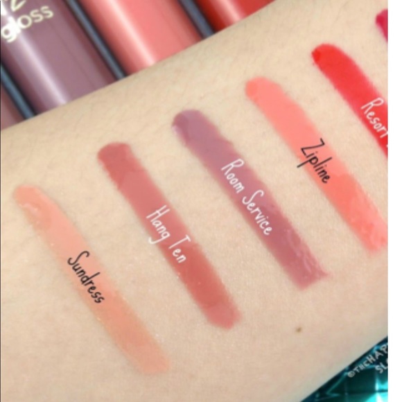 tarte h2o Gloss in Hang Ten. Brand new never opened 1 mL - Picture 4 of 4